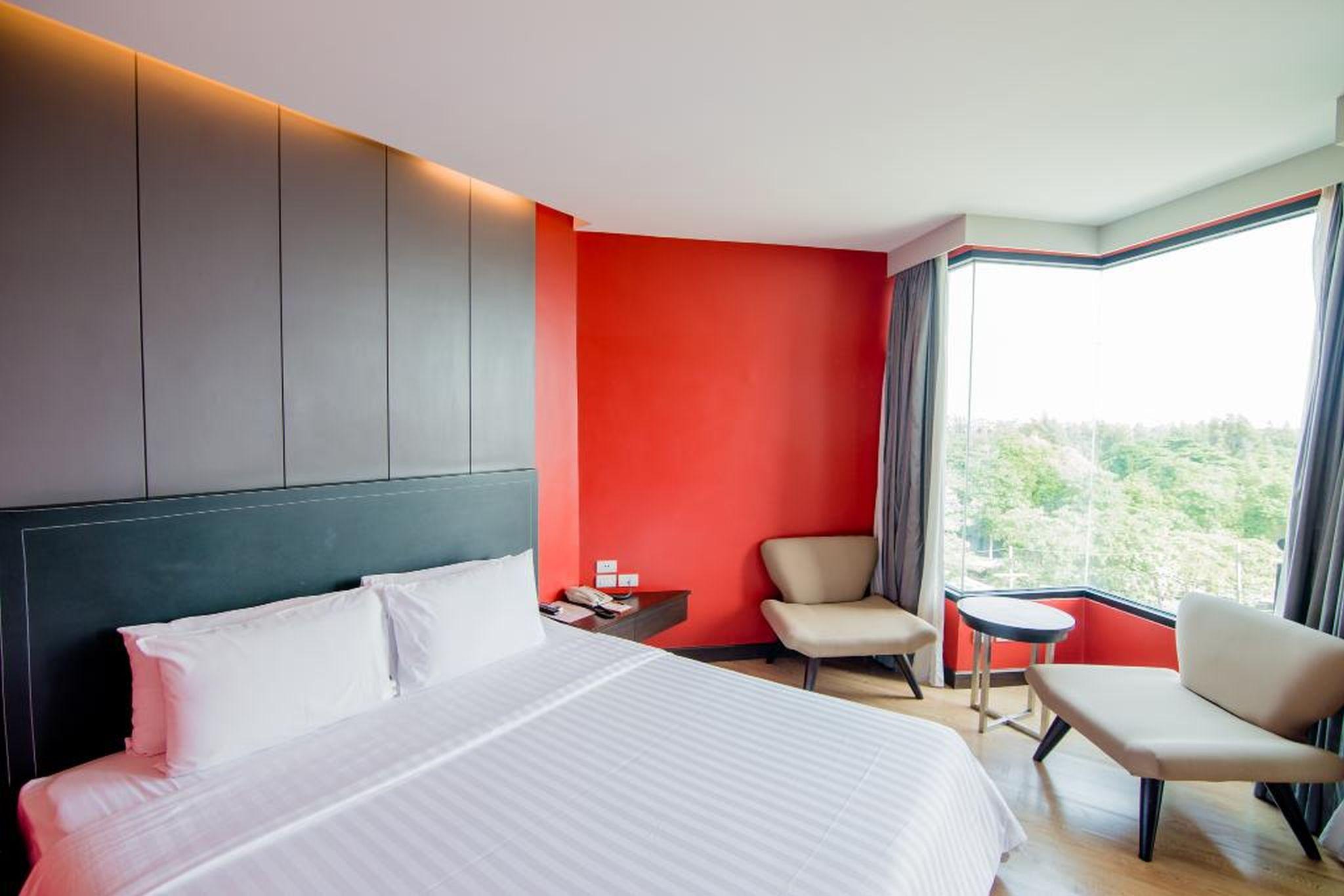 The Sez Hotel Bangsaen Buitenkant foto