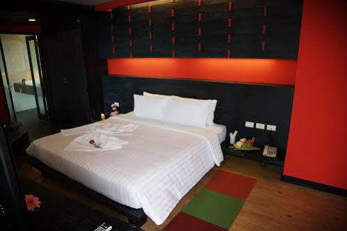 The Sez Hotel Bangsaen Buitenkant foto